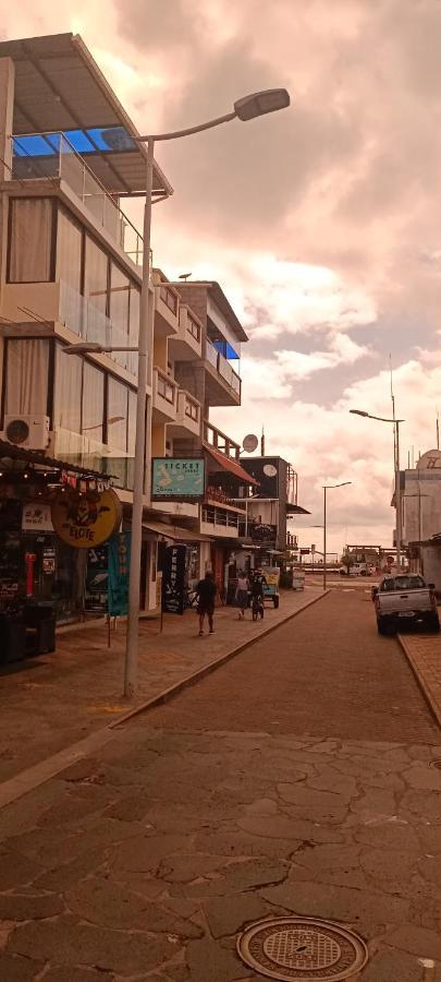 Mantarraya Panzió Puerto Baquerizo Moreno Kültér fotó